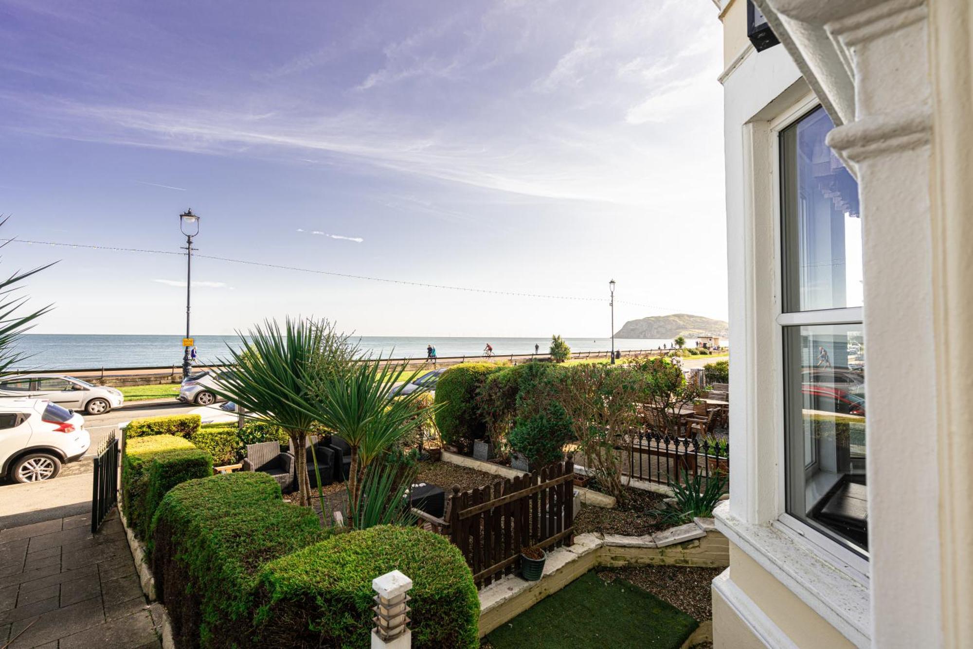 Can-Y-Bae Hotel Llandudno Exterior photo
